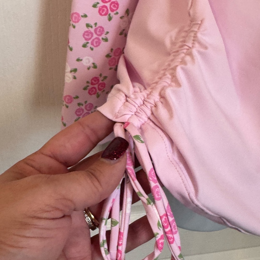 BETSEY JOHNSON RASH GUARD SWIM TOP. LONG SLEEVE UPF 50. SIZE L PINK FLORAL - Picture 6 of 13